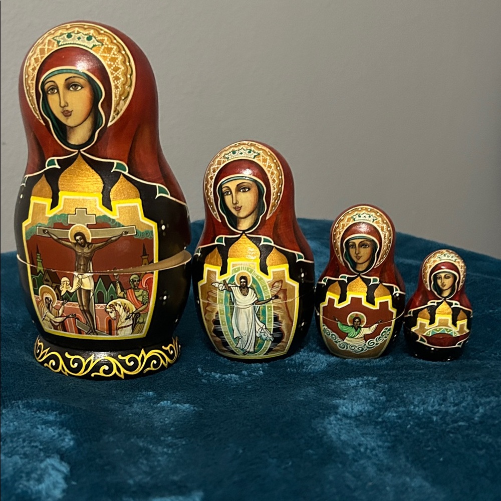 EUC Vintage Hand-Painted Russian Religious Matryoshka Doll Set